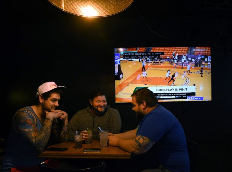 Denver gets a gay sports bar, Tight End, in time for spring season – The Know