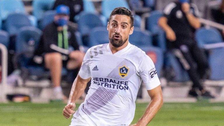 MLS fines, suspends Galaxy midfielder Sebastian Lletget after use of anti-gay slur – Yardbarker