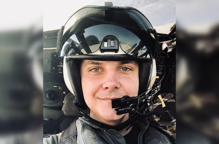 Openly gay pilot leaving Navy after homophobic harassment – Metro Weekly