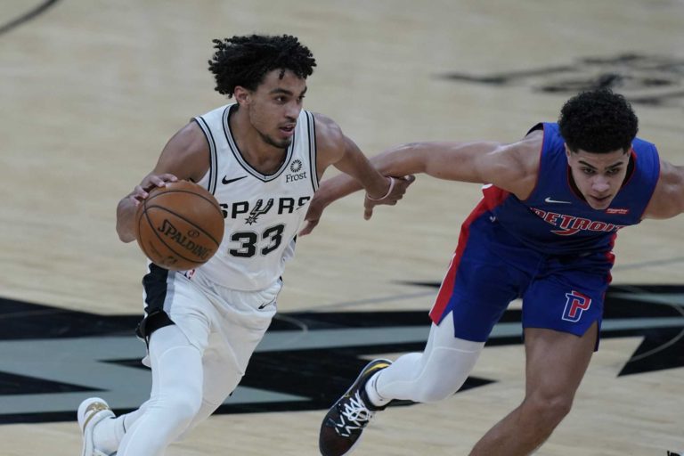 Spurs rookie Tre Jones earns kudos for cameo – San Antonio Express-News