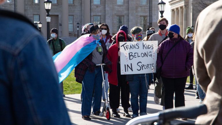 A trans journalist tells lawmakers: ‘There’s nothing to fear, let the girls play’ – Outsports