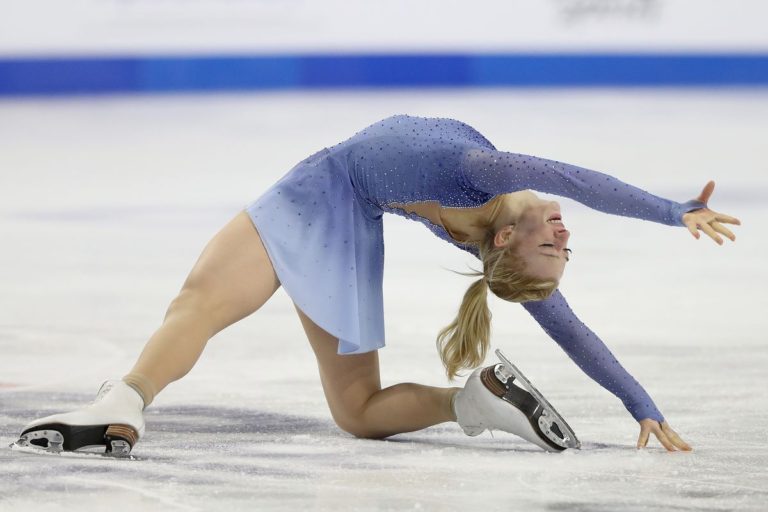 Bisexual/pansexual Team USA figure skater Amber Glenn wins silver – Outsports