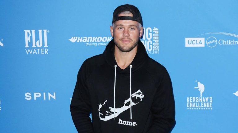 Colton Underwood told his publicist he was gay a year ago: ‘I was blackmailed’ – Yardbarker