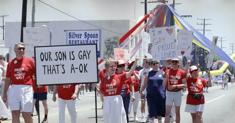 Consistent response from parents is key to gay and lesbian mental health, small study finds – NBC News