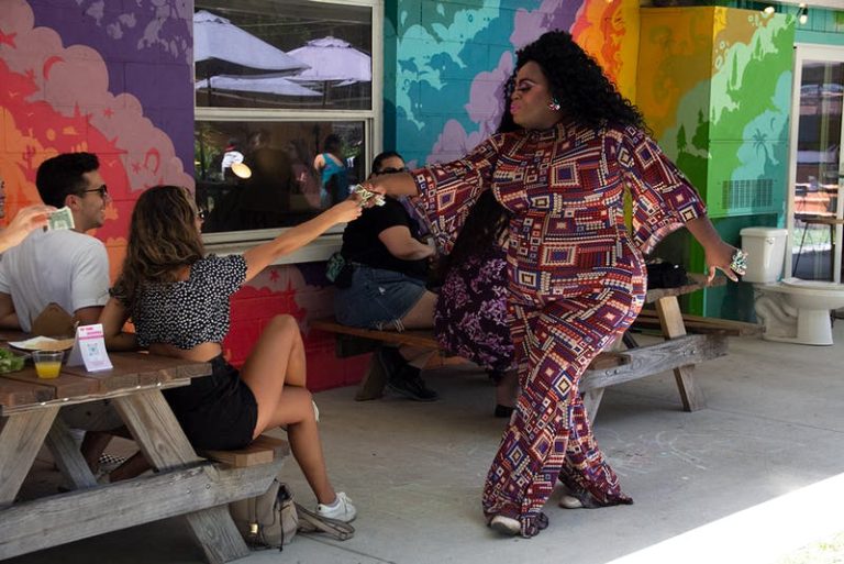 Curia on the Drag brings newest drag show to the Gainesville community – The Independent Florida Alligator