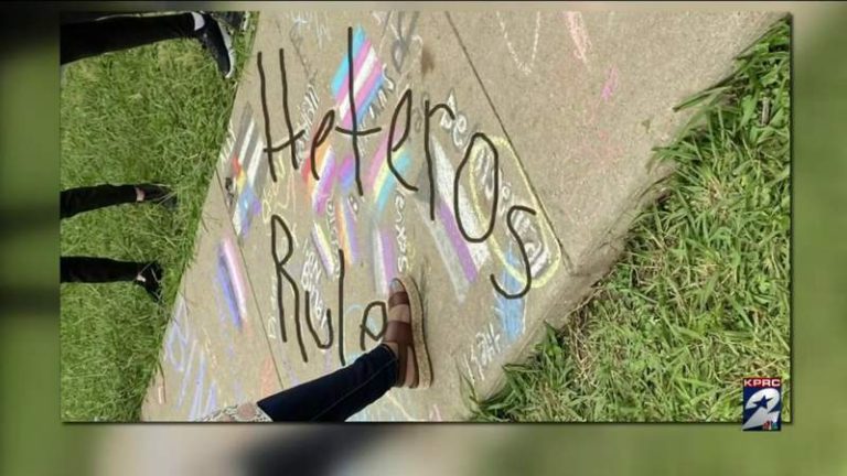 FBISD students accuse teacher of writing ‘HETEROS RULE’ over gay pride chalk art – KPRC Click2Houston