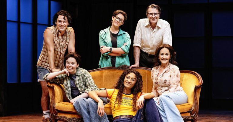 ‘Fun Home’ Proves That Musical Theatre Is For Lesbians ‘Fun Home’ – Junkee