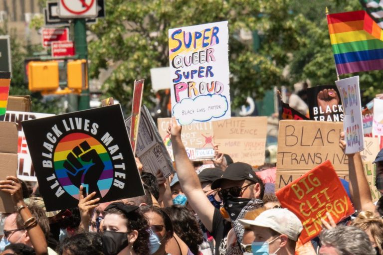 Gay rights protesters clash with NYPD on Stonewall anniversary – New York Daily News