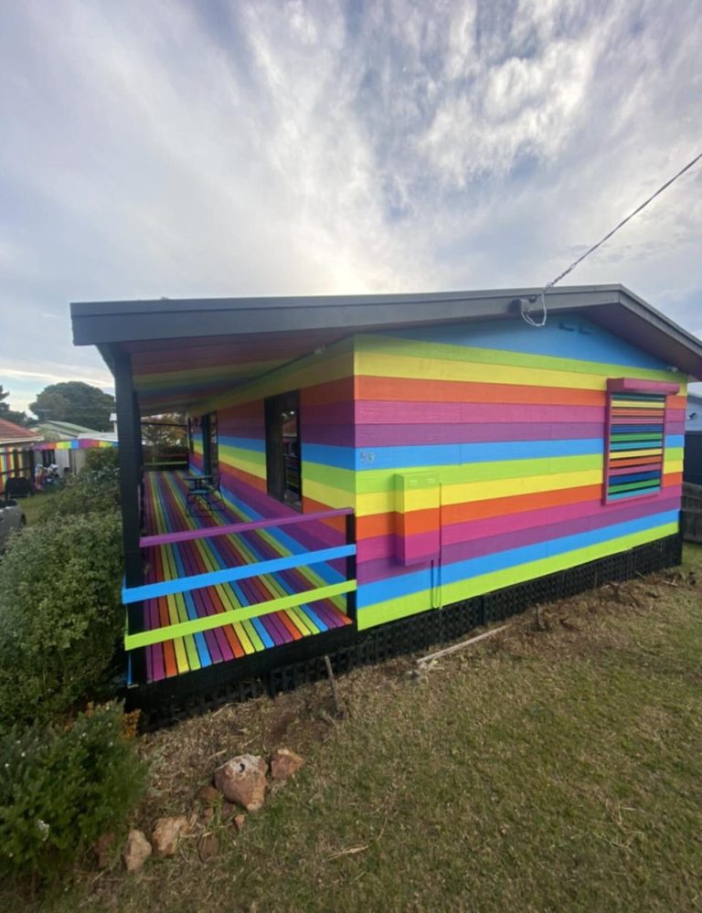 Neighbors Help Gay Man Paint House in Rainbow Stripes After He Faced Threats – Yahoo Entertainment