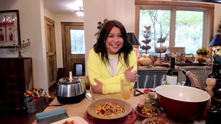 Rachael Ray Thought Her Now-Husband ‘Was a Very Handsome Gay Man’ When She First Met Him – Showbiz Cheat Sheet