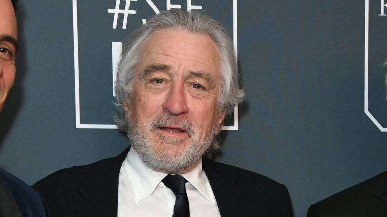 Robert De Niro details freak on set accident leg injury: ‘The pain was excruciating’ – Yardbarker