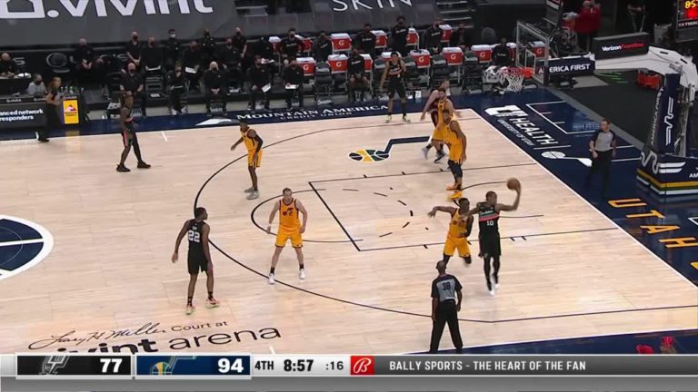 Rudy Gay with a deep 3 vs the Utah Jazz – Yahoo Canada Sports