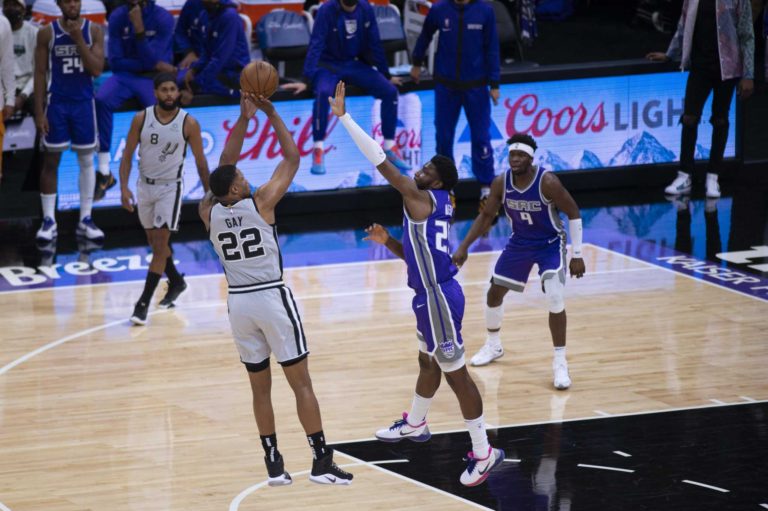 San Antonio Spurs’ long-distance drought comes at bad time – San Antonio Express-News