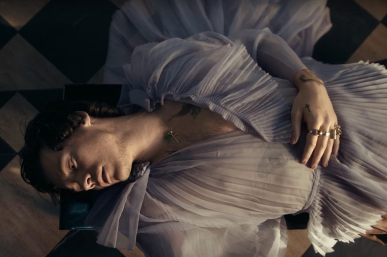 Should Harry Styles Really Be Celebrated For Wearing A Dress? – Grazia