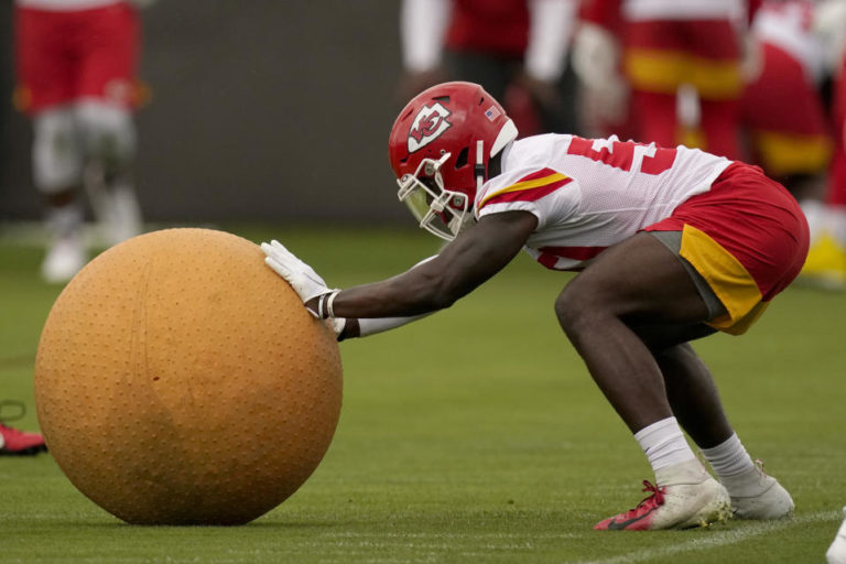 Chiefs’ second-year LB Willie Gay Jr. says he’s ‘100%’ after injury – Yahoo Sports