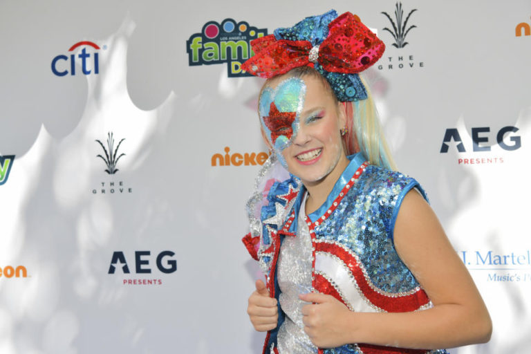 JoJo Siwa says ‘being called a gay icon’ is ‘the biggest honor – Sports Grind Entertainment