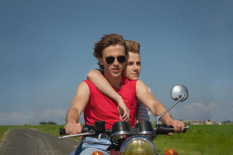 ‘Summer of 85’ Review: A Sunny Gay Romance With a Dash of Despair – Yahoo Entertainment