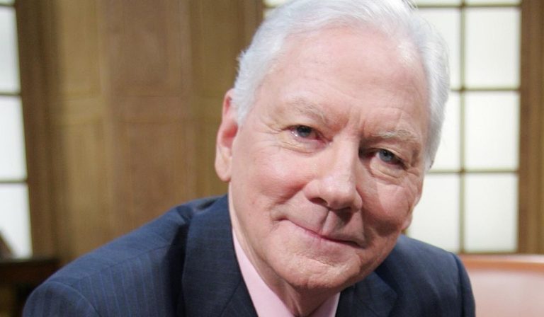 ‘The voice of a nation’ — Viewers praise ‘wonderful’ Gay Byrne doc – Extra.ie