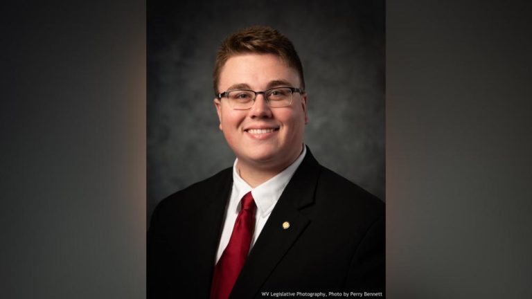 West Virginia Republican state lawmaker comes out as gay – WDJT