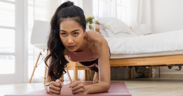 Your Abs and Glutes Will Be Sore For Hours After This 10-Minute Bodyweight Workout – POPSUGAR